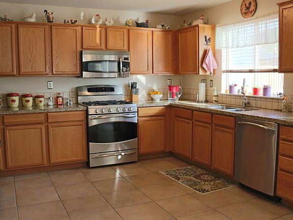 3rd image of 2609 Glenview Dr