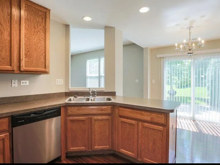565 Conservatory Ln — Photo 21