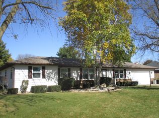 12 N Prairieview Ave, Tuscola, IL 61953