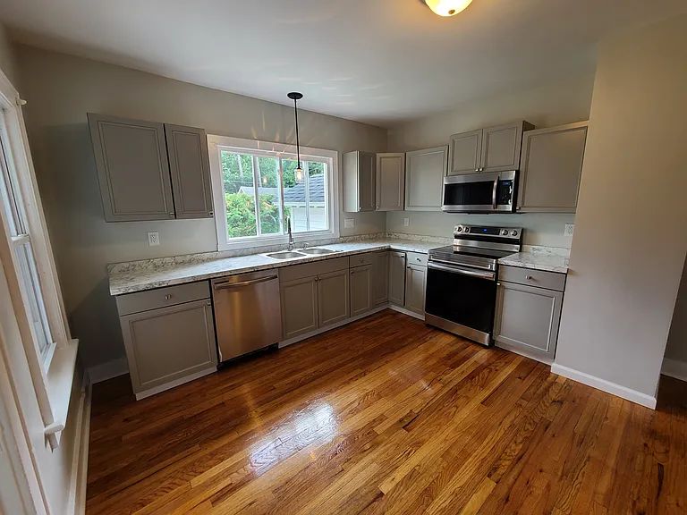 1114 N Madison St — Photo 9