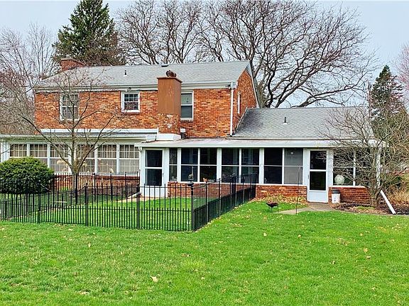 4th image of 3671 Hillview Dr