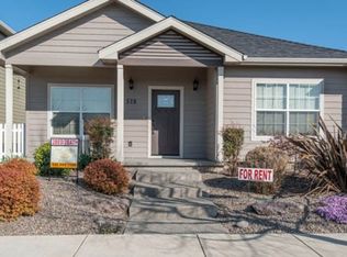 526 Golden Peak Dr, Central Pt, OR 97502