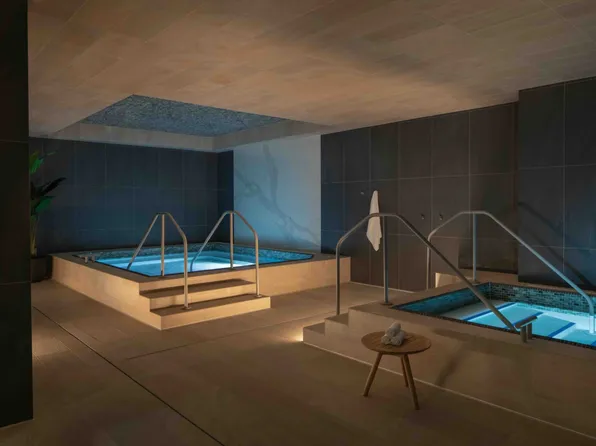 9 De Kalb Avenue image 13 of 27