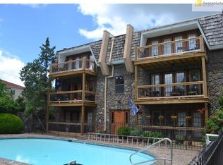 626 W 43rd Ter APT 5, Kansas City, MO 64111