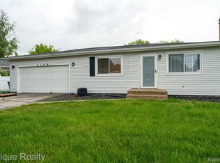 4149 Amelia Dr, Saginaw, MI 48601