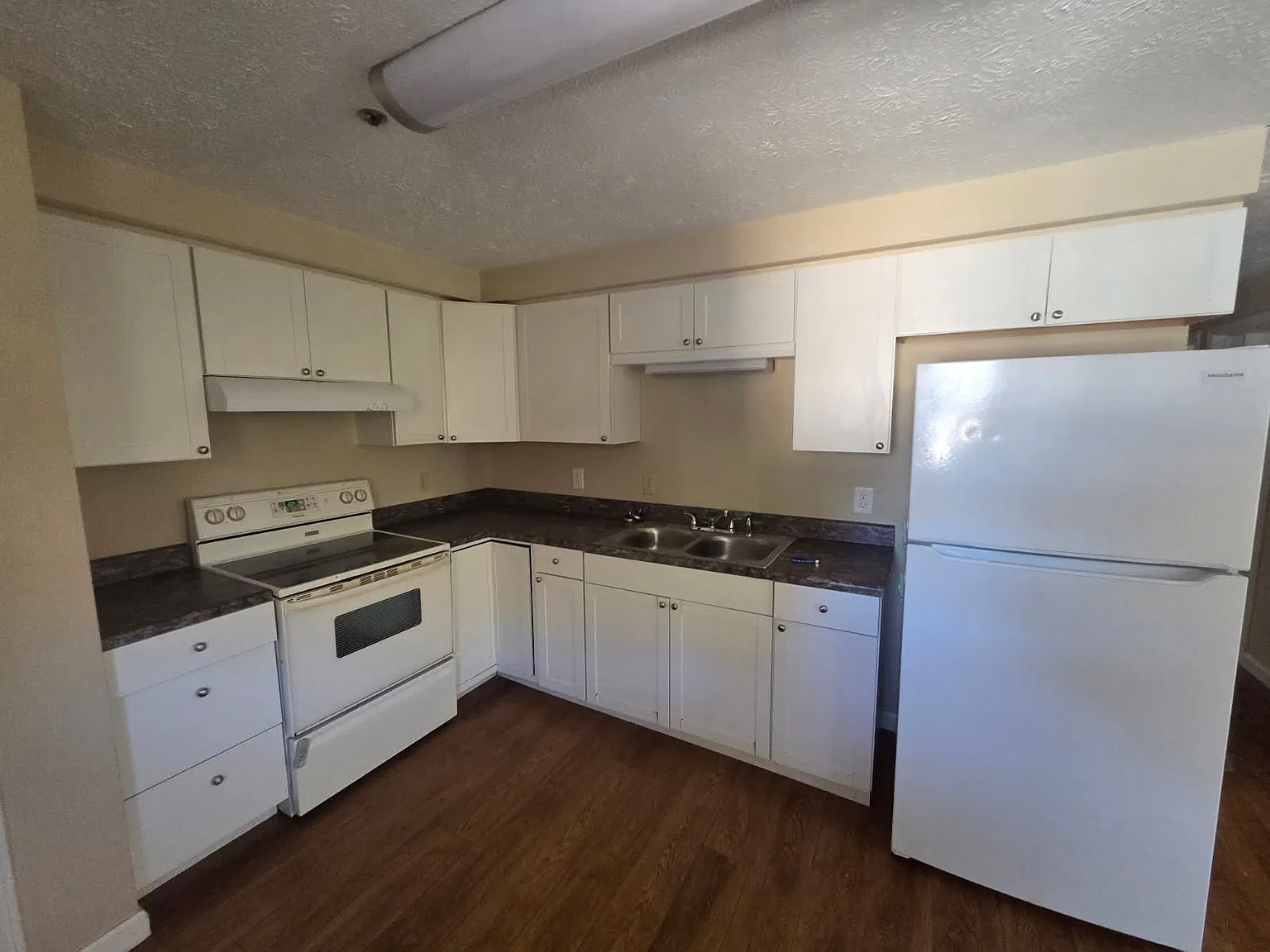 3 bed, $1,700 — Photo 3