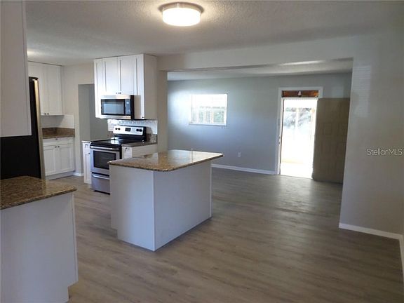 5th image of 1337 Scott Cir