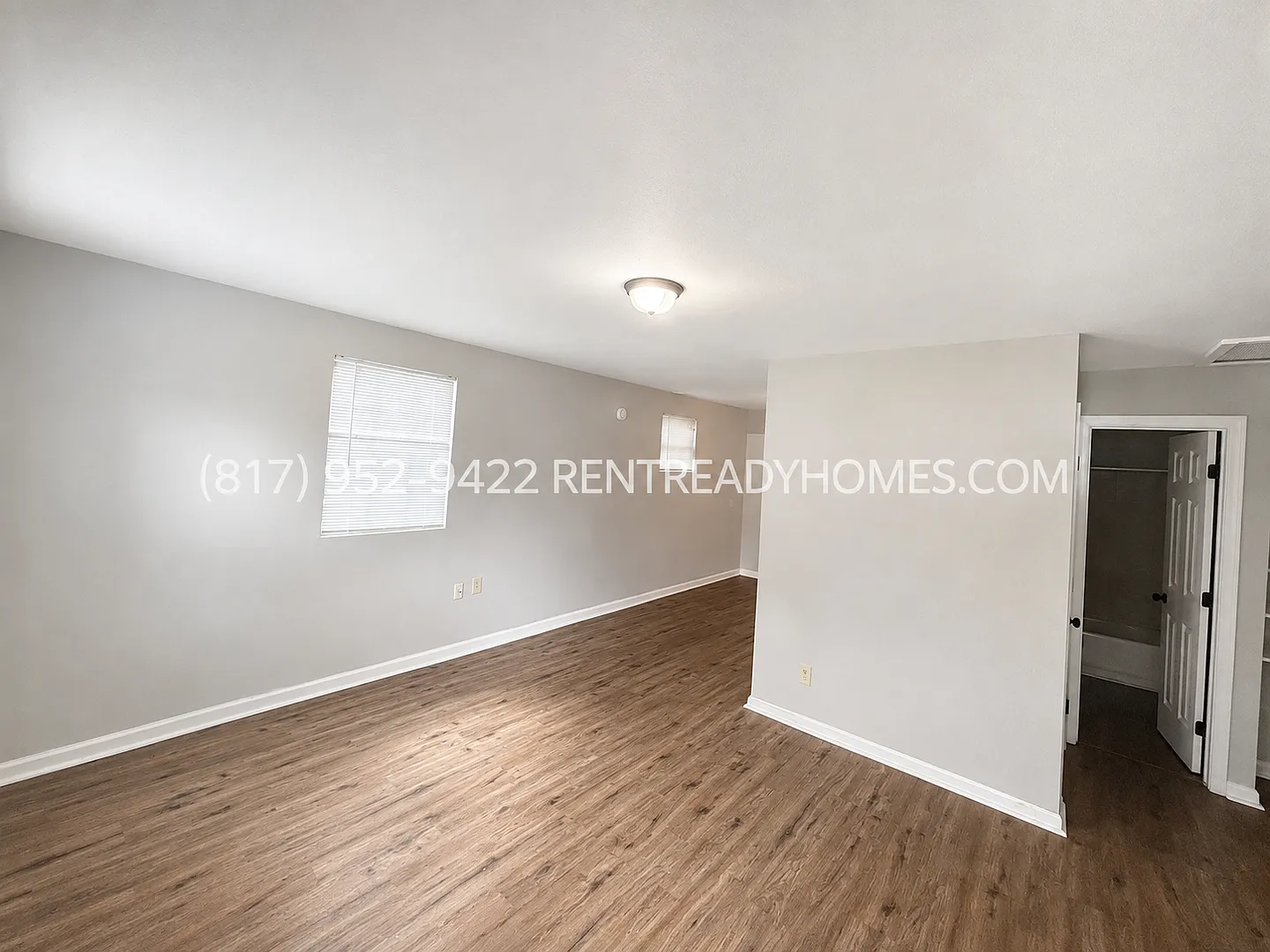 1420 Rayfield Dr — Photo 3