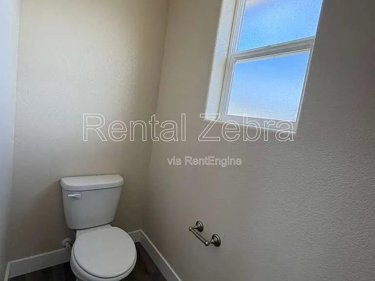1307 Hermosa Dr — Photo 11
