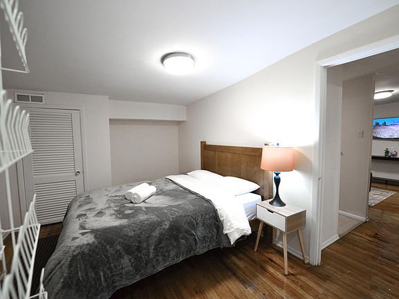 5th image of 1214 Waverly Walk #304