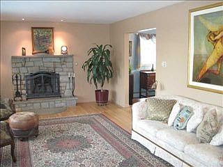 4th image of 712 Hilltop Dr