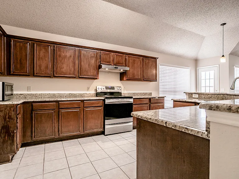 206 Meredith Ct — Photo 10