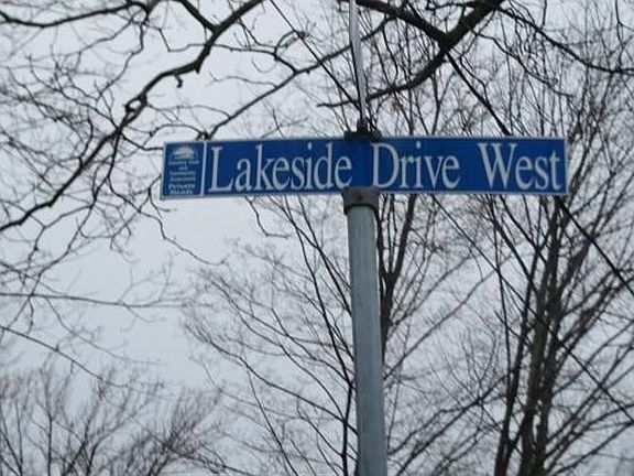 5th image of 2136 Lakeside Dr W