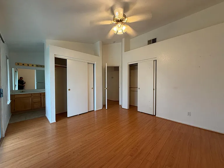 2350 E Fallbrook Ave — Photo 21