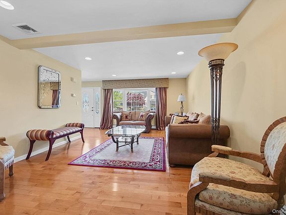 4th image of 418 Parker Avenue