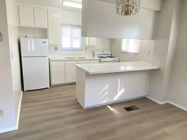 508 W. Imperial Ave — Photo 2