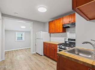 42 Center Ave APT 2, Keansburg, NJ 07734