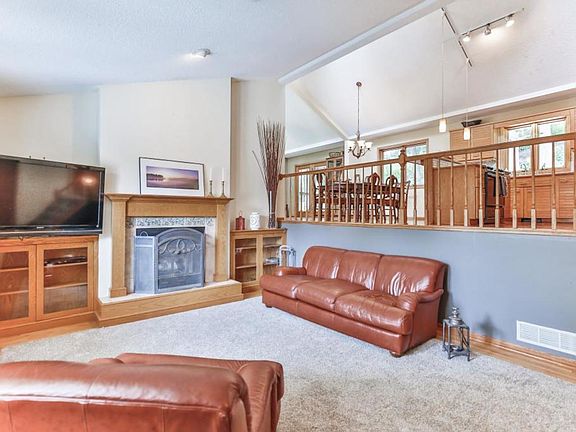 3rd image of 612 Hillwood Ct