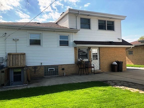 2nd image of 16405 Claire Ln