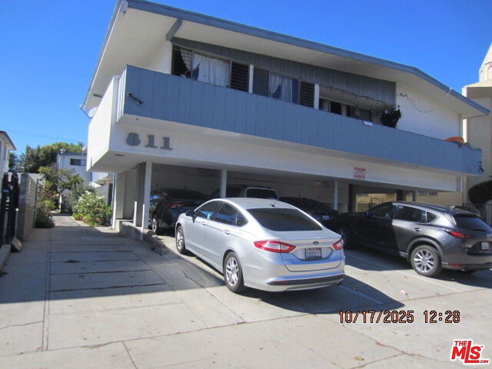 1st image of 811 S Wilton Pl