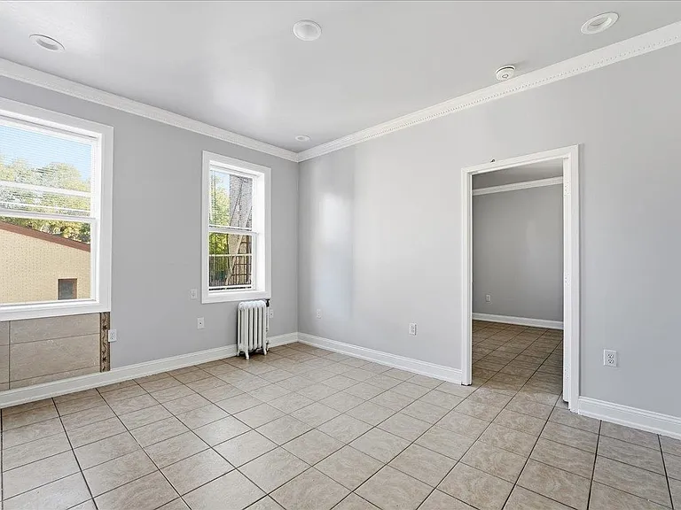 3-5 Potter Pl #2B — Photo 8