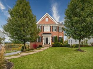217 Crosswinds Ct, Coraopolis, PA 15108