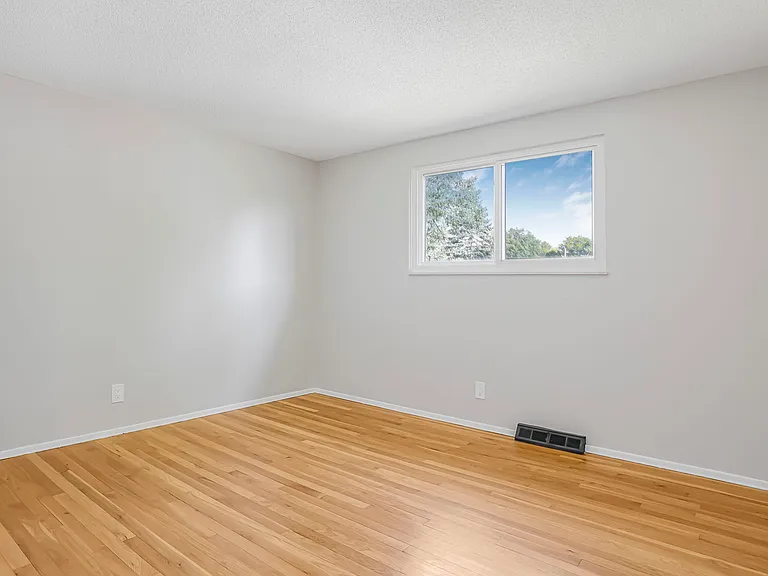 552 Allview Ct — Photo 25
