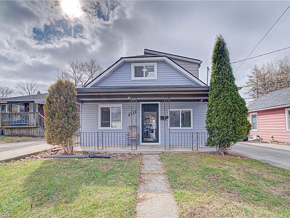 2nd image of 345 Nelson St