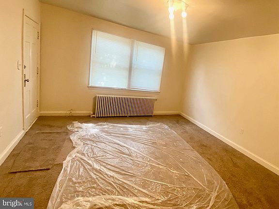 2nd image of 1018 16th St NE