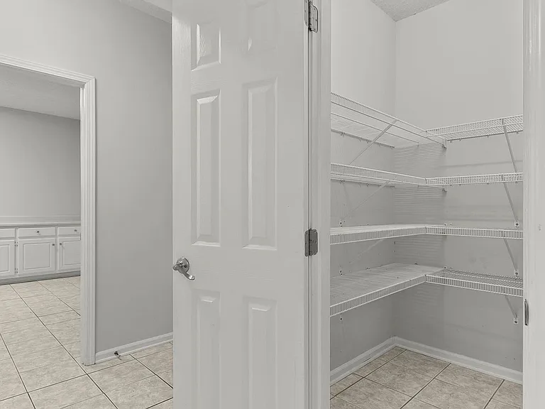 10495 Royal Points Dr — Photo 14