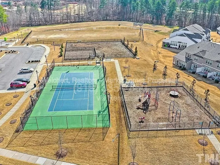 1035 Manorhaven Dr — Photo 18