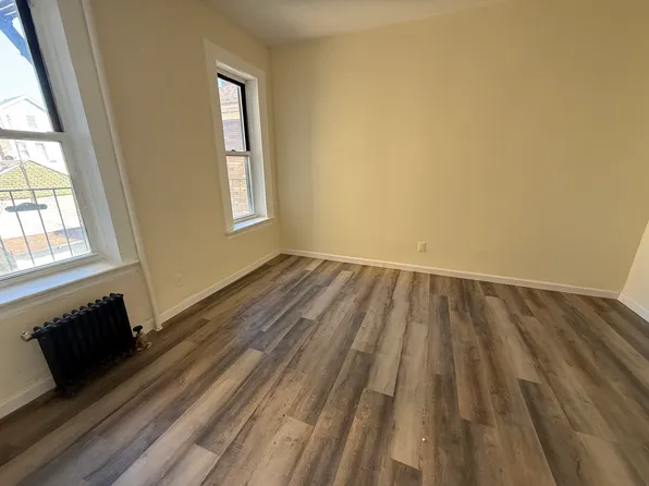 1407 78th Street image 1 of 4