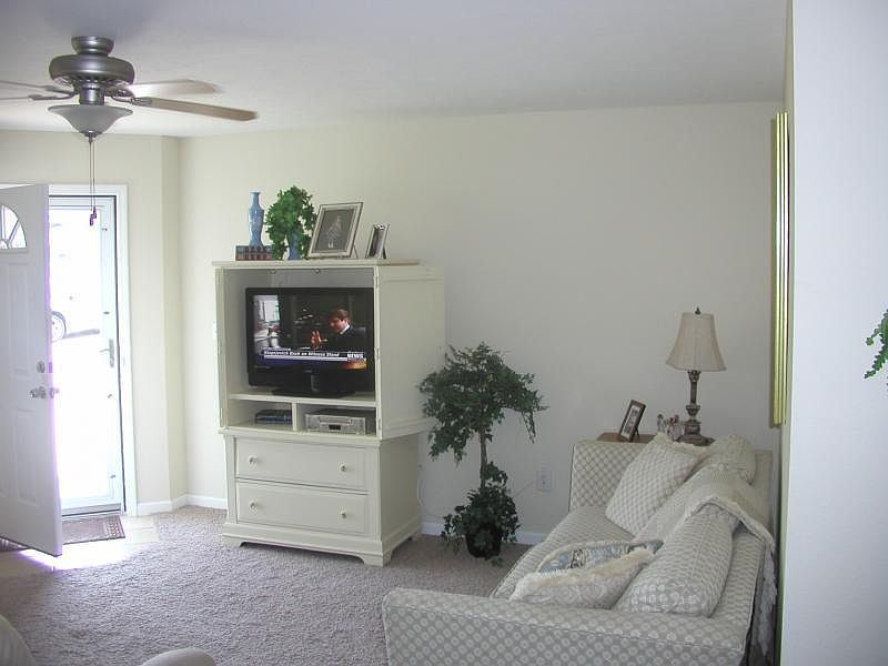 2nd image of 110 N 5th St APT A