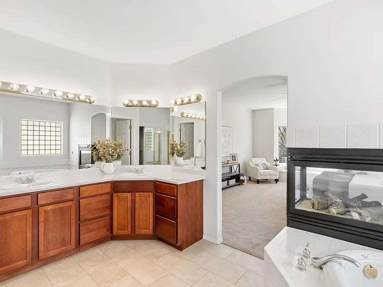 5330 Roundup Dr — Photo 17