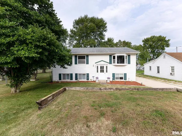 111 4th St, Colona, IL 61241