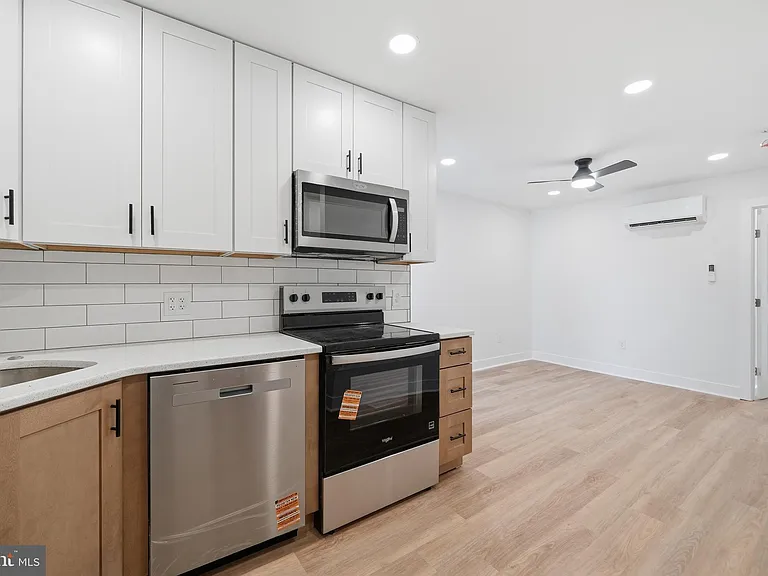 2109 Tasker St #2 — Photo 3
