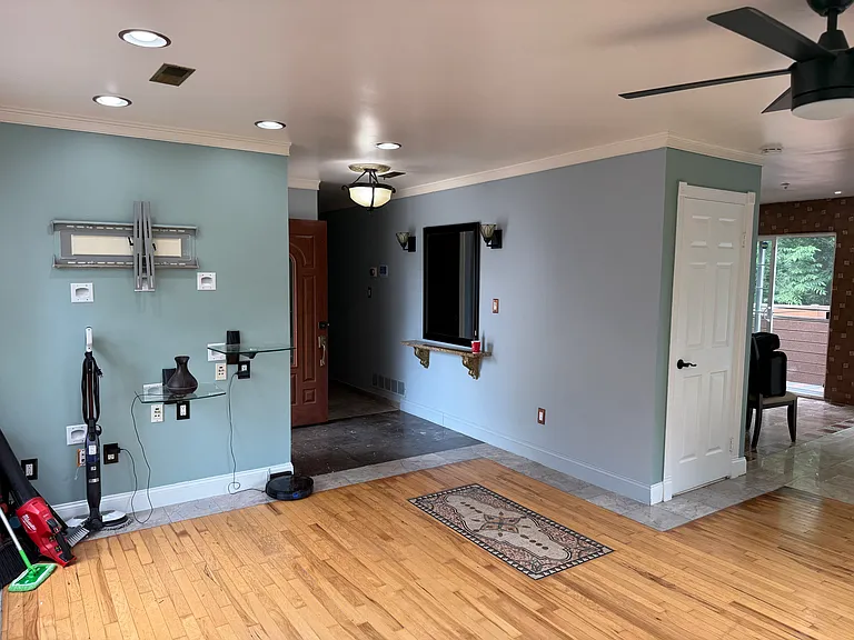 418 Bridge St — Photo 5