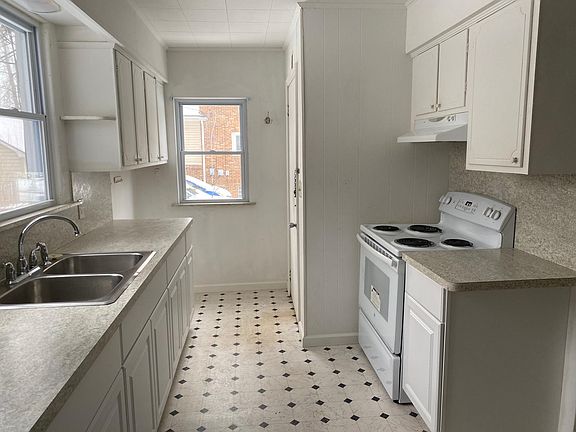 5th image of 24905 Crocker Blvd APT 1