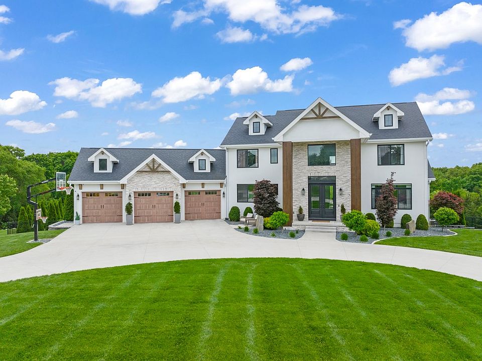 1st image of 32667 Westwood Ln