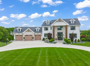 32667 Westwood Ln, Adel, IA 50003