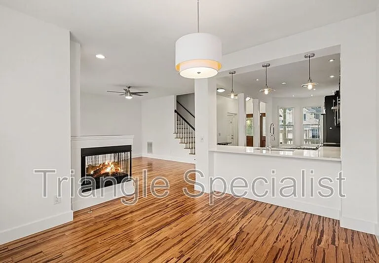7648 Astoria Pl — Photo 7