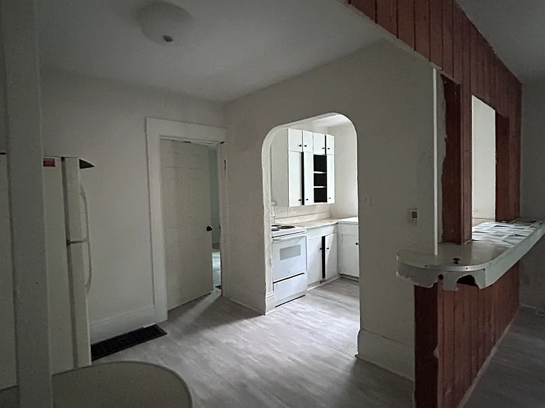 147 S Kansas Ave #2 — Photo 1