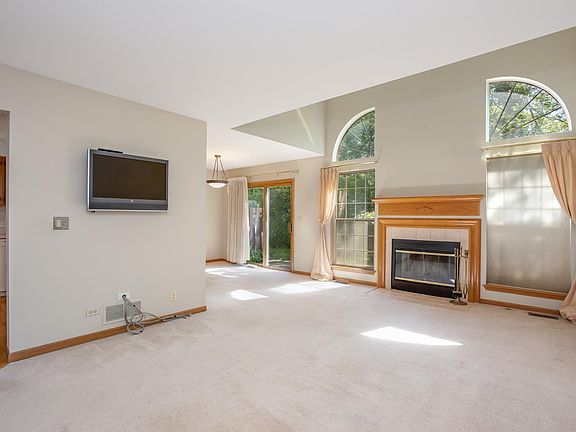 5th image of 656 Hillview Ct