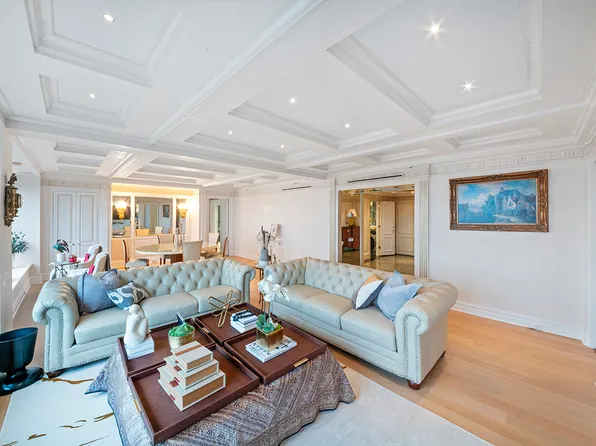 160 Central Park South image 2 of 20