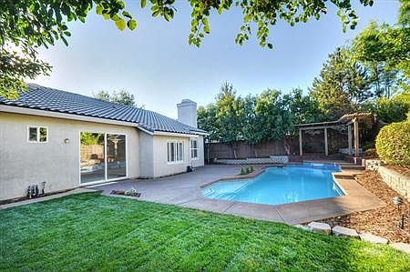 1st image of 3307 Stonehurst Dr