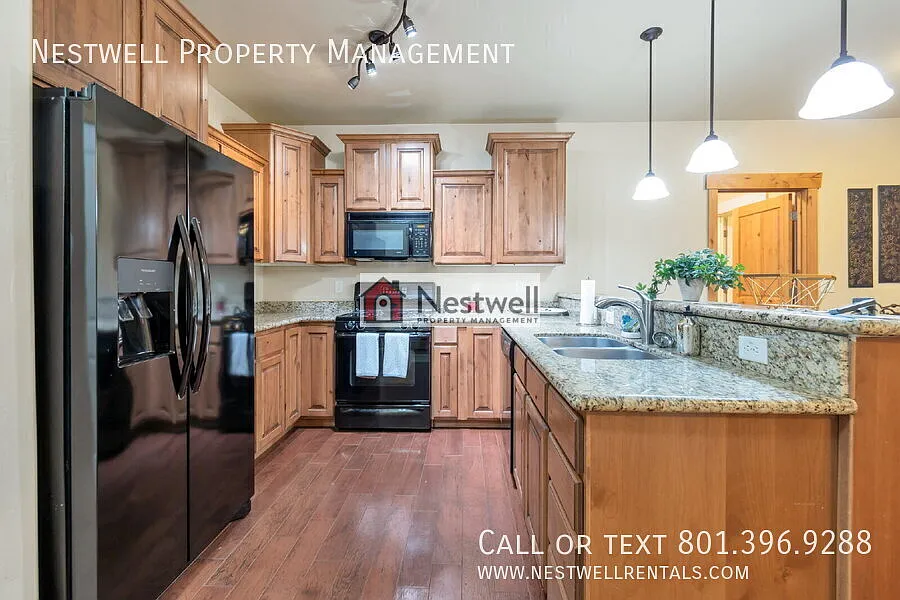 Fantastic Furnished 3-bed Apartment in Park City! — Photo 3