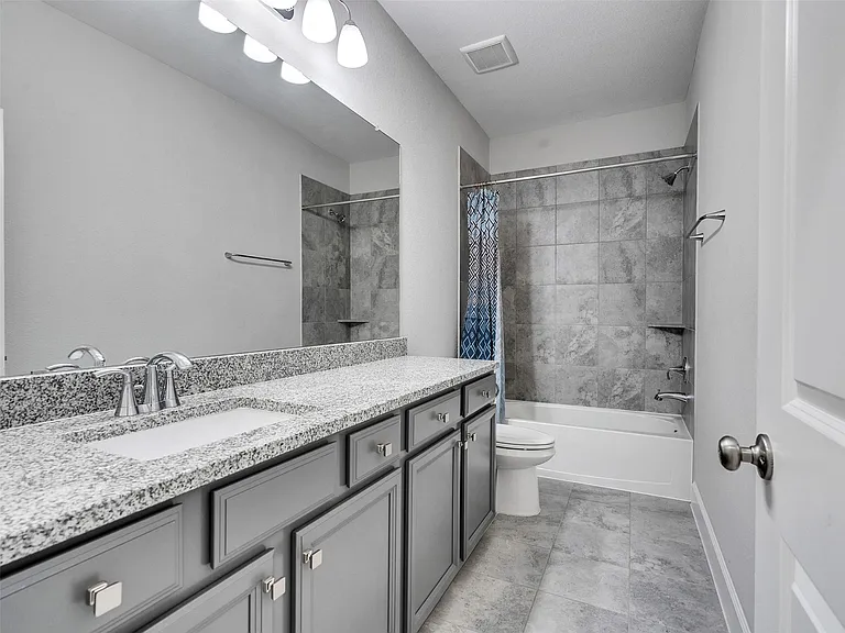 32212 Highwood Green Ln — Photo 27