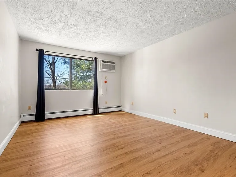555 Calef Rd #3 — Photo 15