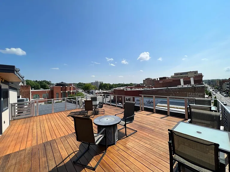 701 State St #202 — Photo 16