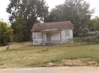 113 W Park, West Helena, AR 72390